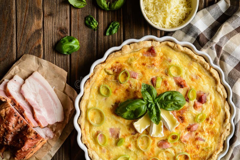 КИШ С беконом и сыром