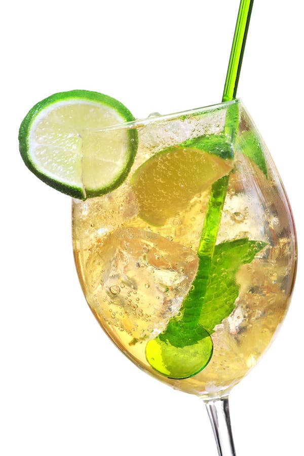 Хьюго коктейль. Хуго коктейль алкогольный. Напиток алкогольный Cocktail Lime. Лайм лимон алкогольный напиток.