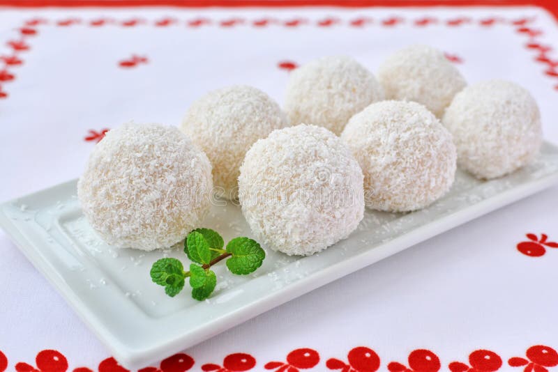 Морковные боллы с кокосом