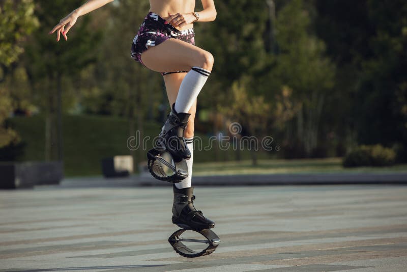 Kangoo Jumps на улице