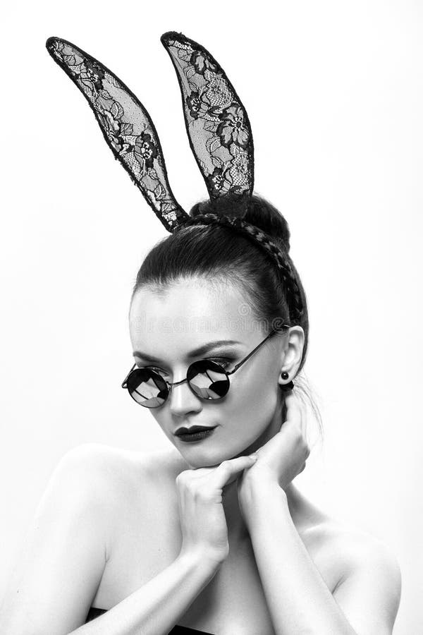 Красивые девушки с ушками. Девушка с кошачьими ушками. Miss silke brunettebunny. Фотосессия дома. Brunette bunny.