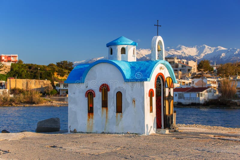 О Крит часовня в море