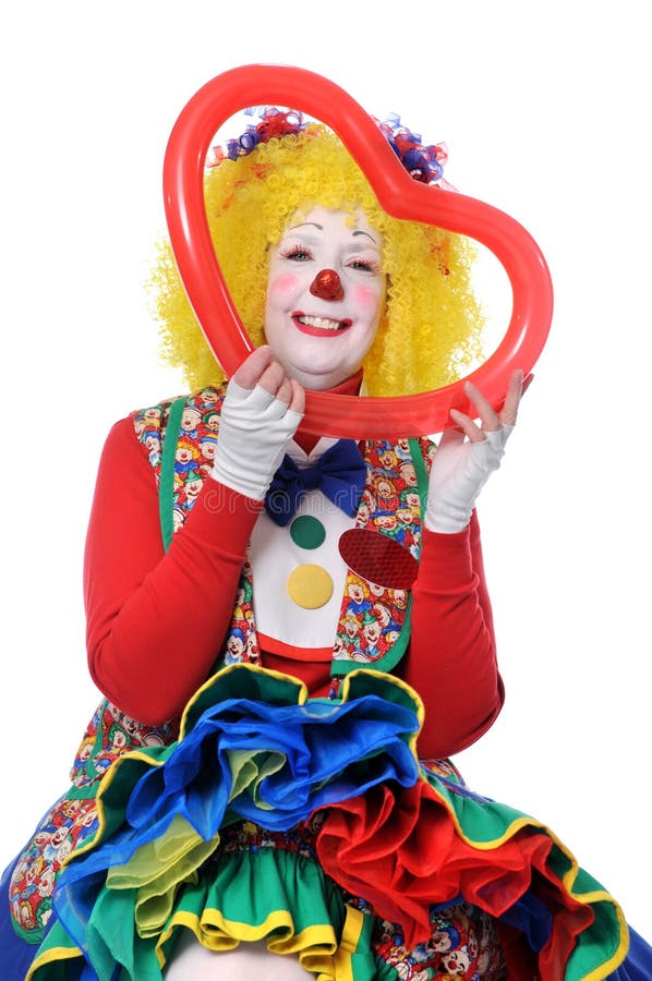 Сердце клоун. Клоун с сердечком. Женщина клоун с красным шаром. Женская рука клоуна. Женские клоуны с сердечками.