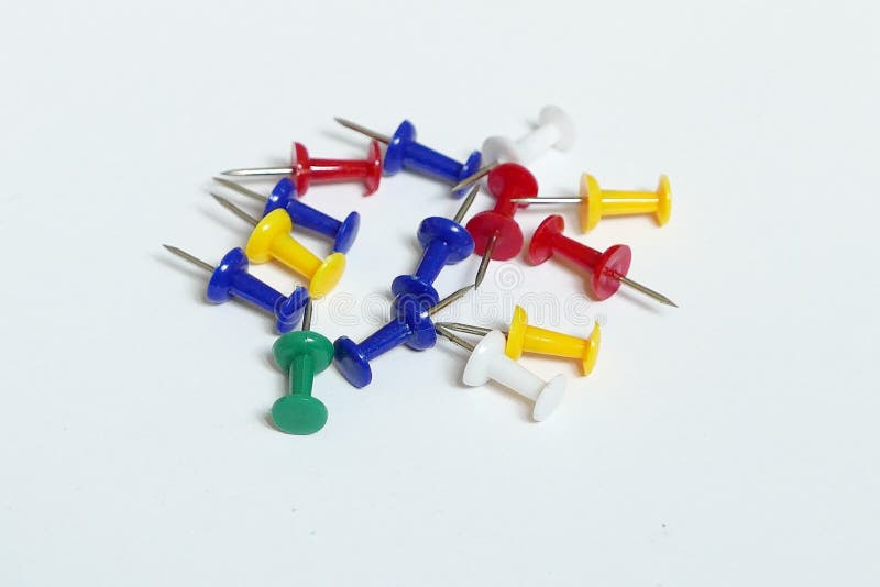 синдром канцелярской кнопки. кнопки металл, 12 мм, 100 штук. кнопки канц 100 шт 12 мм attache 619852. окпд кнопки канцелярские. спейс/10.