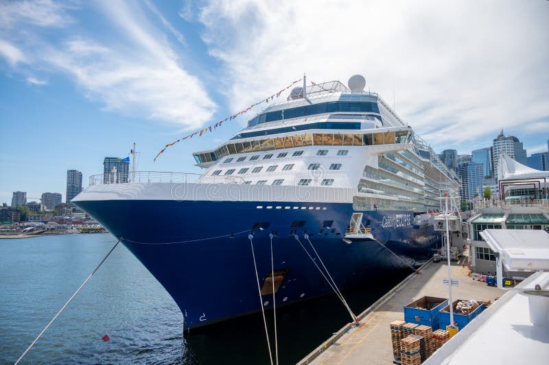 File:El megacrucero " Celebrity Eclipse", en el Puerto de la Luz y de Las Palmas