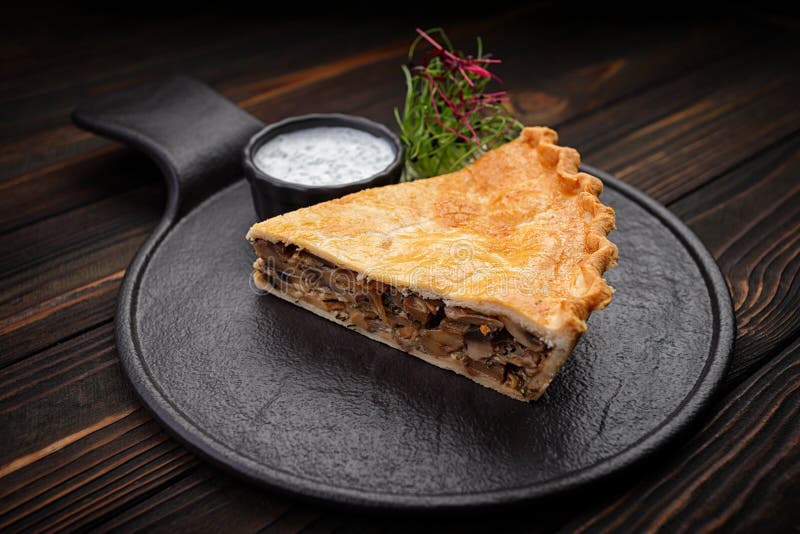 Пироги с печенкой и грибами