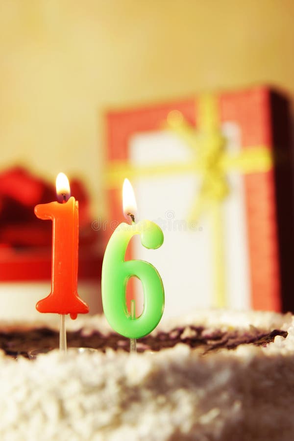 Торт со свечами 11 лет