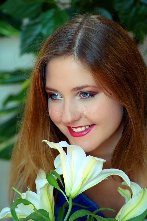 Девушка с белой лилией