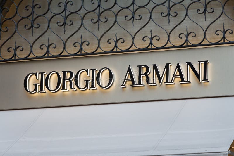 Giorgio Armani Logos - Papirio