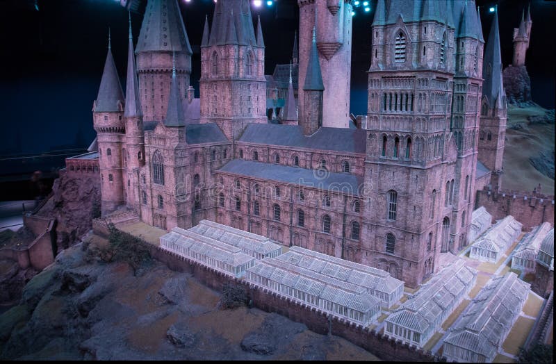 Замок хогвартс в реальности где находится экскурсии Модель замка Hogwarts редакционное стоковое фото. изображение насчитывающей знак