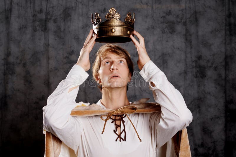 Точность вежливость королей. Достоинство царя. Роль королевского домена. Ашурбанипал статуя. Вежливость королей поговорка.