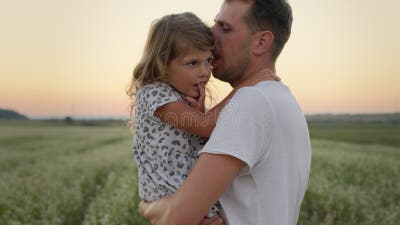 инцест с маленькой дочерью 