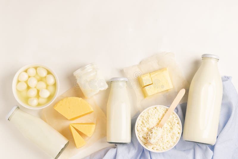 Продукты на белом сверху