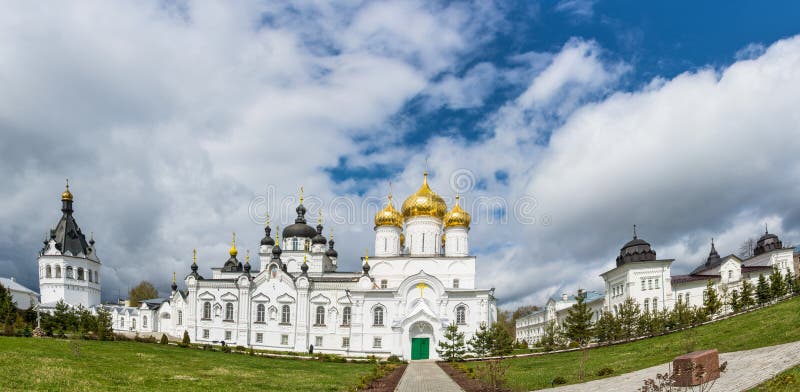 Монастырь панорама