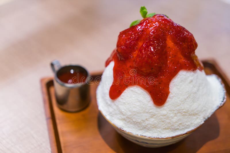 Strawberry Bingsu