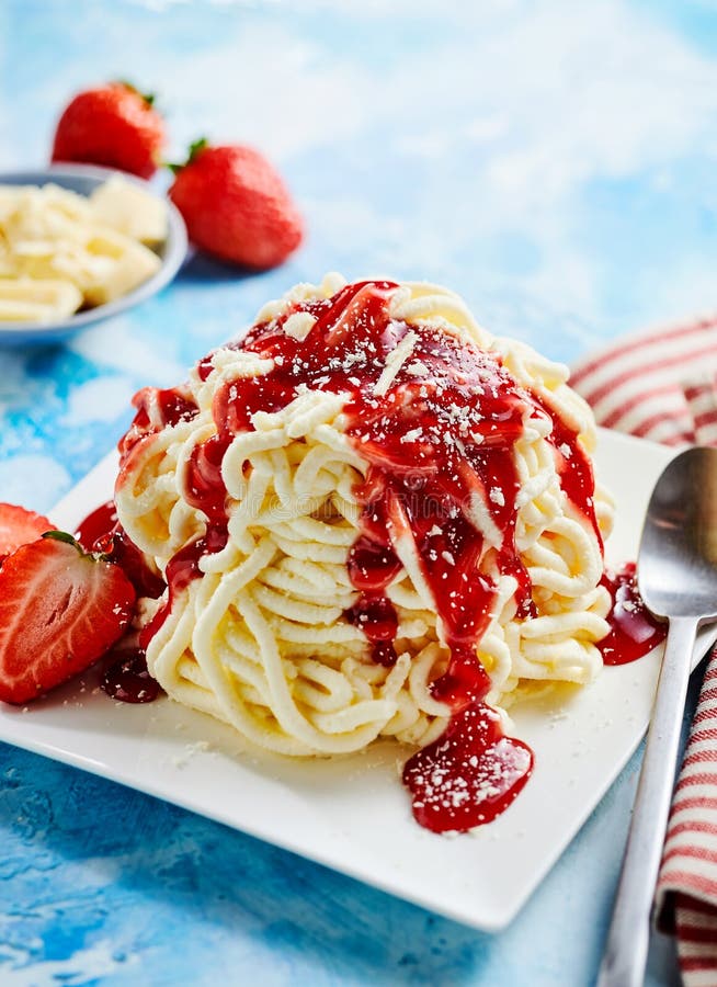 Мороженое с макаронами
