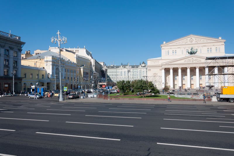 Театральная улица москва