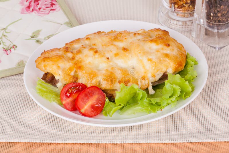 Мясо по французски из грудки курицы