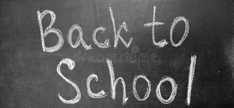 Словом она напоминала. Доска с английскими словами черно-белая фотография. If a White Chalk Chalks on a Black blackboard. Картинка возвращайся в школу написано на доске.