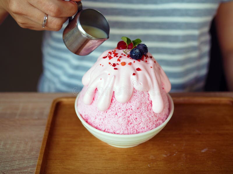 Strawberry Bingsu