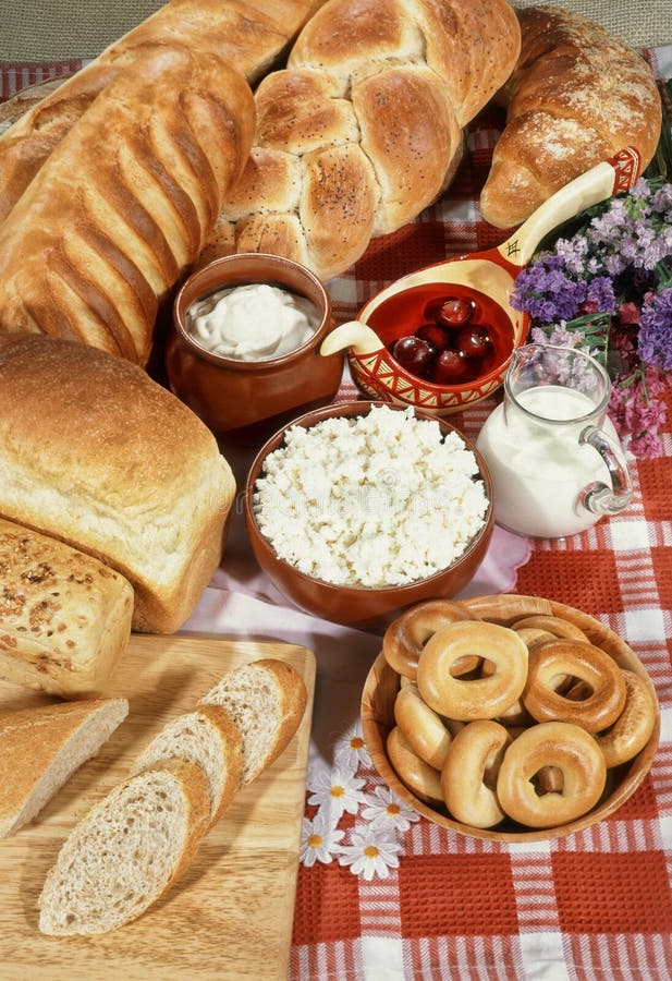 Молоко и хлебобулочные изделия