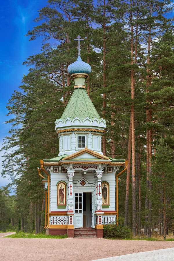 Святое озеро Каргополь часовня