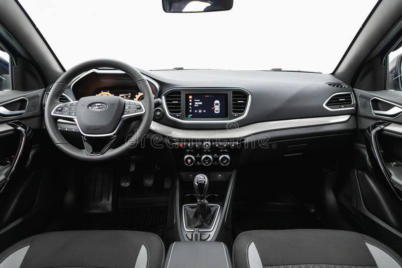 На АвтоВАЗе в Тольятти собрали первую Lada Vesta NG