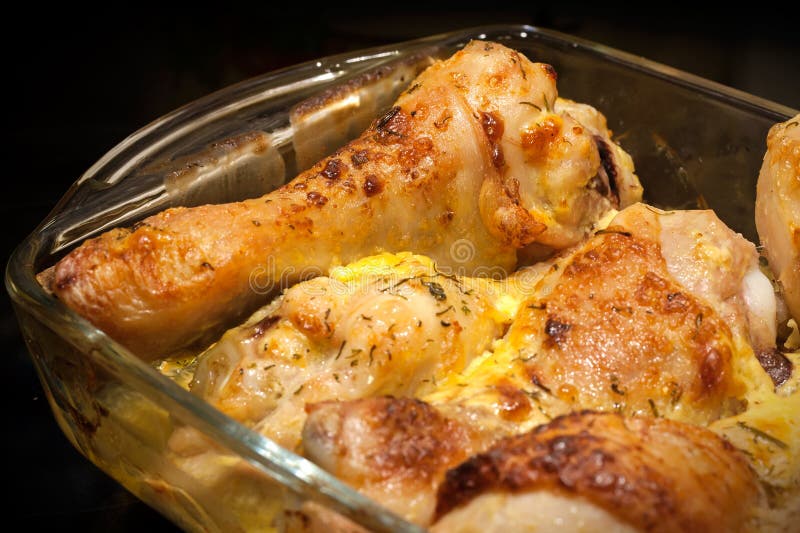 Курица с кабачком и картофелем в духовке. Запах, что так и тянет в сторону кухни