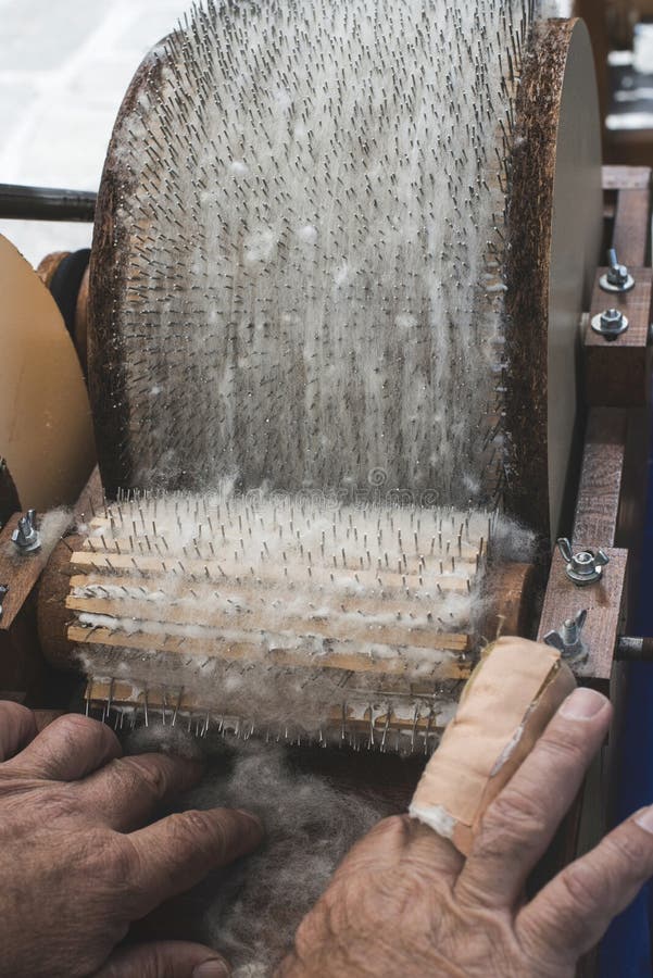 Обработка шерсти в Дагестане. Логатиф обработка шерсти. Обработка шерсти кабардинцев. Обрабатывают шерсть паром мультяшно. Шерсть окончание