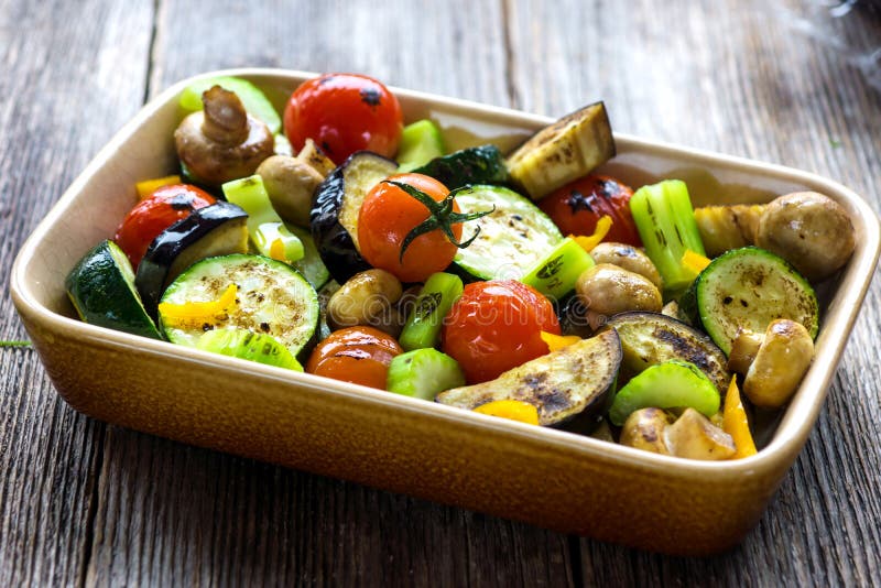 Овощи в духовке температура время. Жареные овощи. Жареные овощи в духовке фото. Vegetable. Roasted Vegetables in Oven.