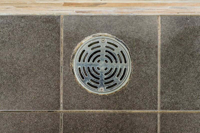 Drain hole. Сточное отверстие в полу. Floor Drain. Metallic Drain.