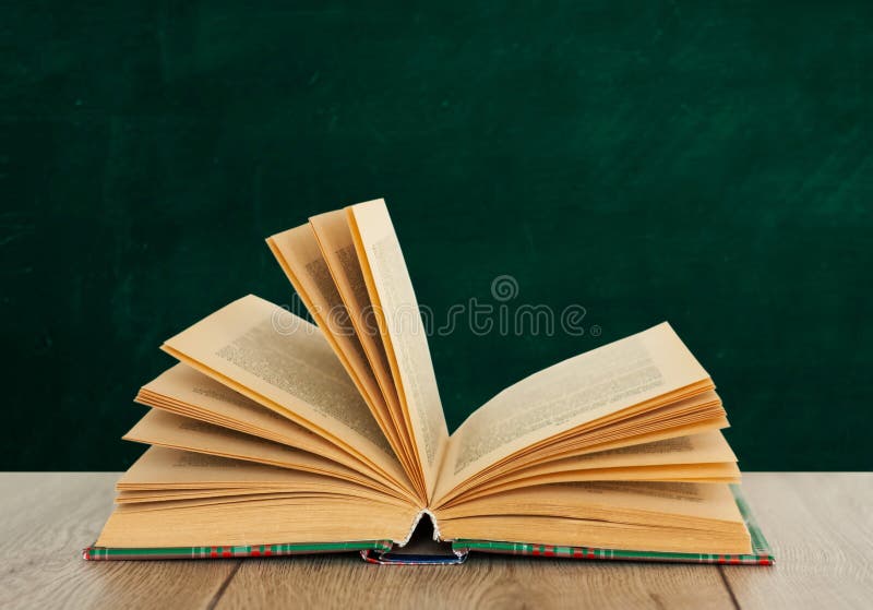Учебники 8 класса на зелёном фоне. Учебник истории на зеленом фоне. Русский язык учебник открытый на зелëном фоне.