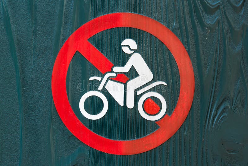 Знак мотоцикл в круге. Дорожные знаки мотоцикл в круге. Знак мотоцикл. Знак мопеда. Дорожный знак мотоцикл в Красном круге.