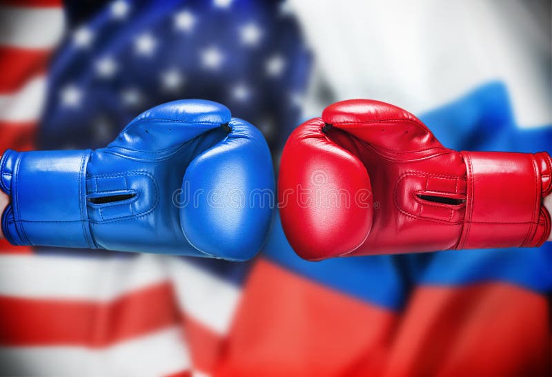 Боксерские перчатки на Голуб фоне