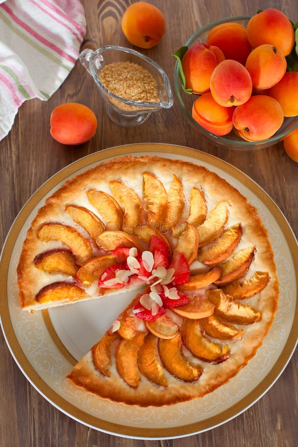 Пирог с абрикосами и шоколадом