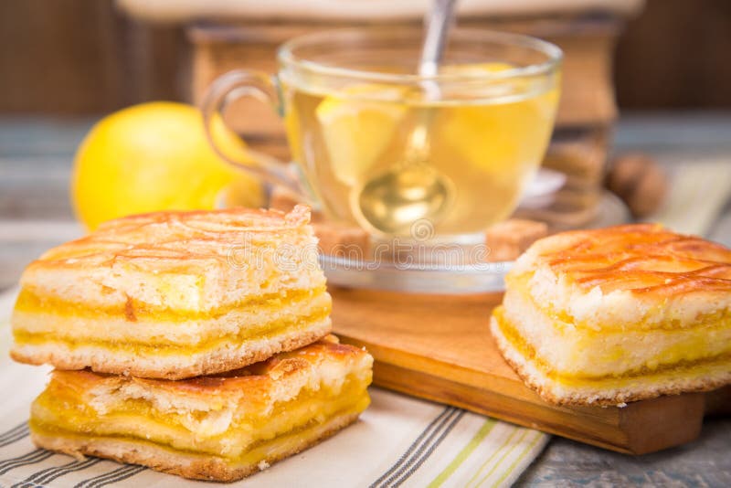Лимонный пирог и чай