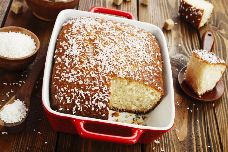 Пирог с манка и кокосовой стружкой
