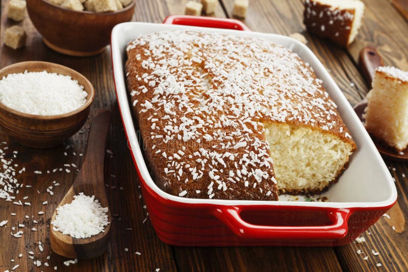 Пирог с манка и кокосовой стружкой