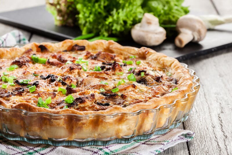 Рваный пирог с грибами и сыром