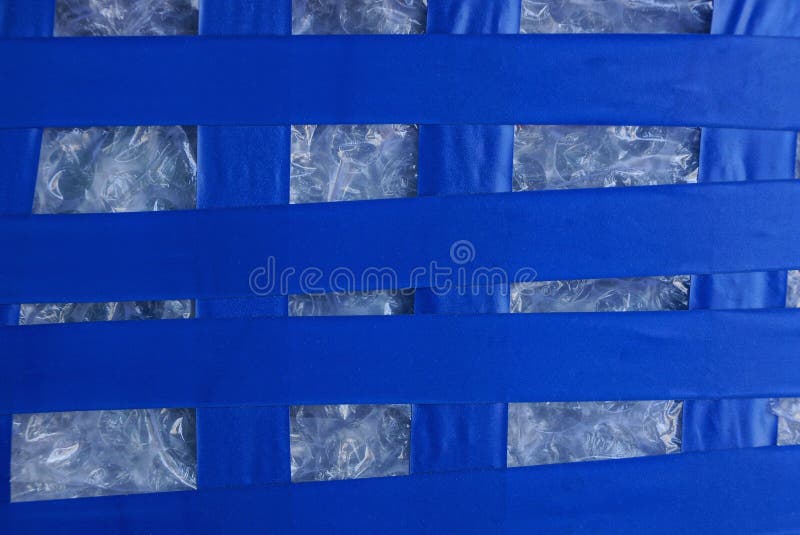 Пластиковая Striped текстура голубой электрической ленты на белом целлофане  Стоковое Изображение - изображение насчитывающей ярлык, пластмасса:  131591553