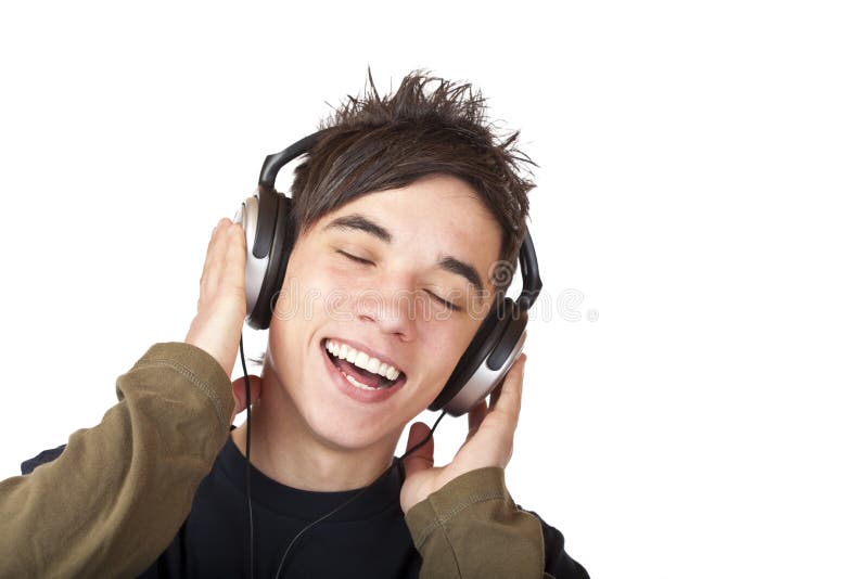 Песни которые слушают подростки. Подросток слушает музыку. Человек в наушниках и с нотами. Человек радостный слушает радио.