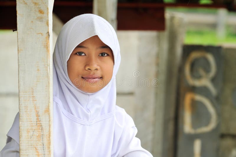 Мусульманские подростки. Teenage Muslim girl and Modern teenage girls.