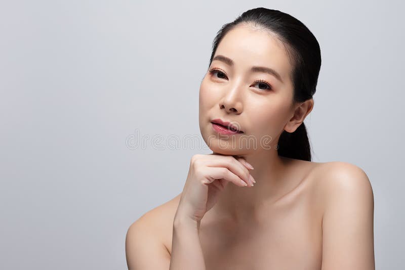 Фантастически сексуальная модель-азиатка