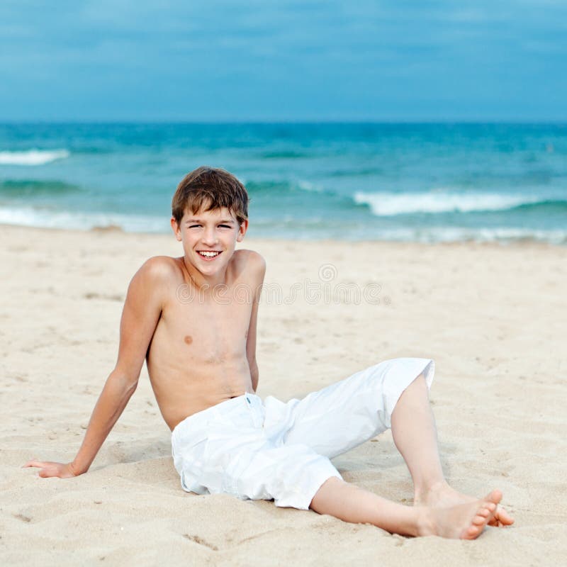 Фото мальчики подростки на пляже