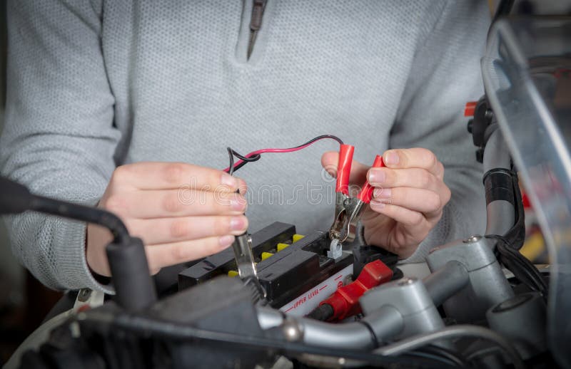 Как снять аккумулятор с мопеда motto Simuler grill harley battery charger Fælles valg udskiftelig Besættelse