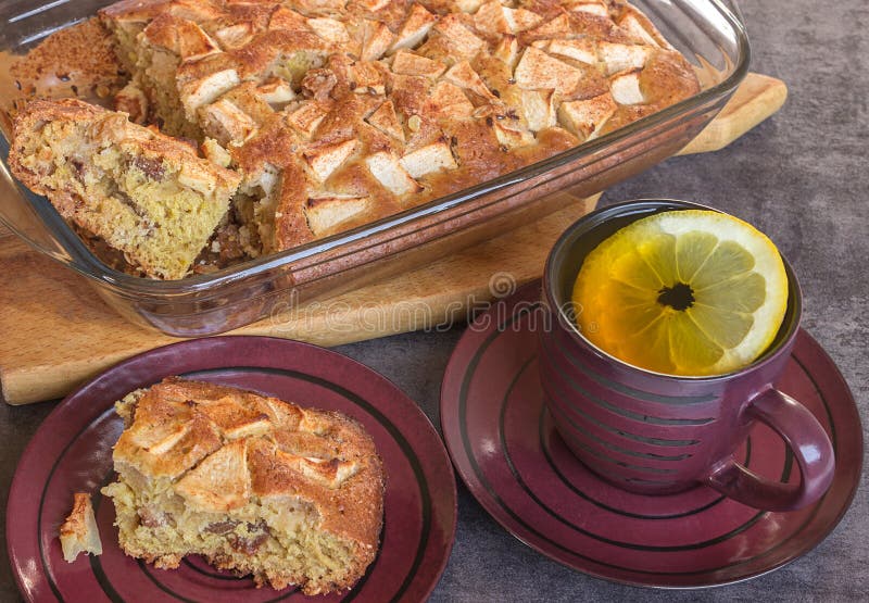 Яблочный пирог с чаем
