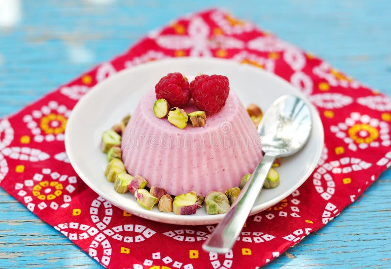 Семифредо с фисташками