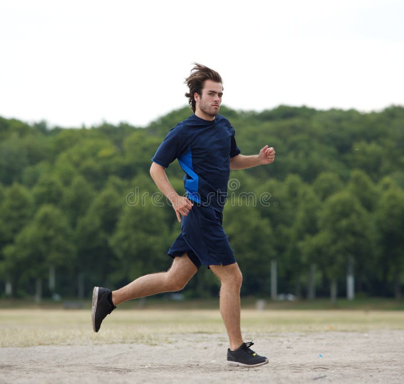 Side run. Бегущий человек вид сбоку. Бегущий человек молодой студент. Человек выбегает из дома поза. Full length Front view man Running.