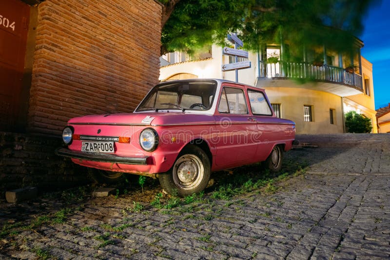 ЗАЗ 968м коралловый