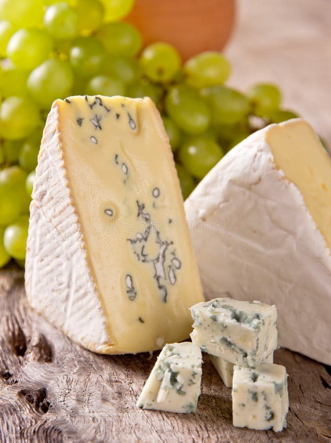 Сильно пахнущий сыр. Мягкие сорта сыра. Сыр Shutterstock. Шаттерсток сыры. Французский сыр с неприятным запахом.
